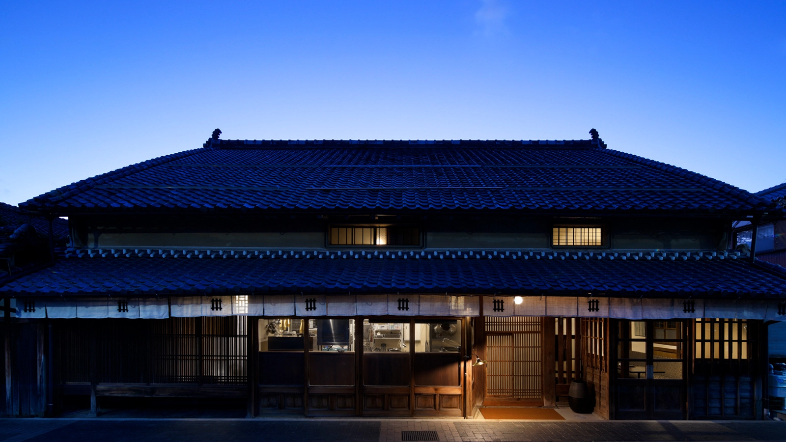 日本初の分散型宿泊施設モデル構築・法律改正